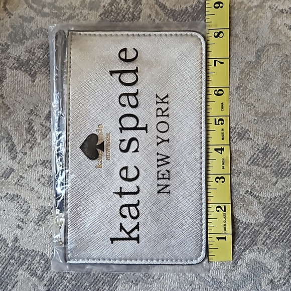TRADED NIP Kate Spade Silver Wristlet - Picture 9 of 10